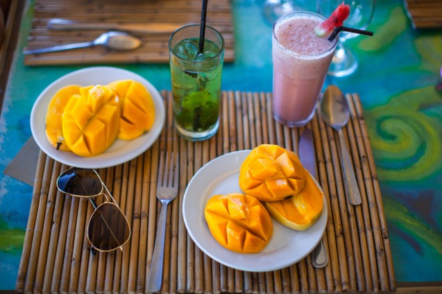 Mengonsumsi mangga