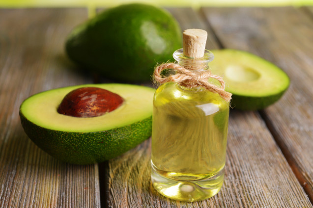 Menggunakan face oil