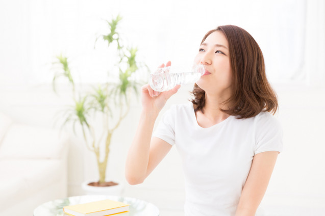 Minum air putih